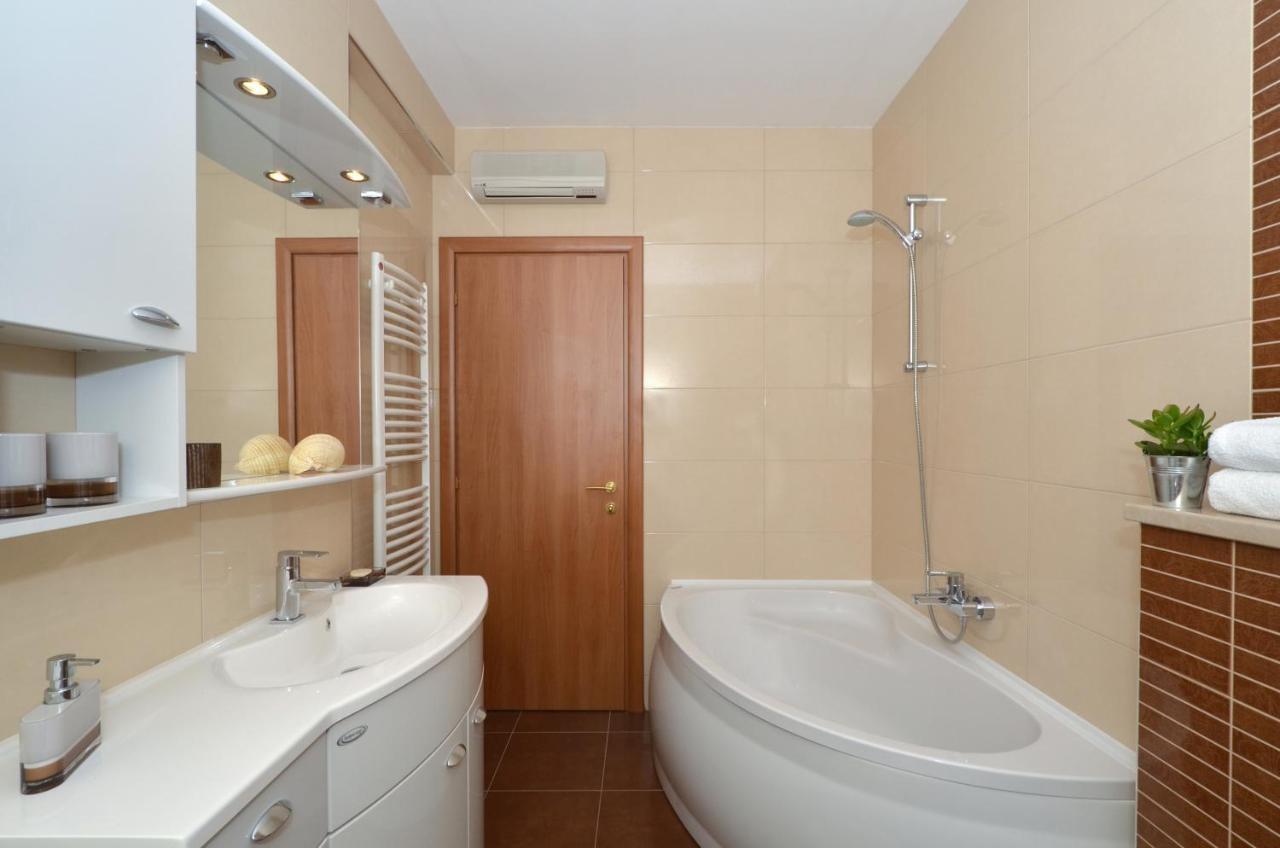 Apartmani Adela Solin Exterior foto